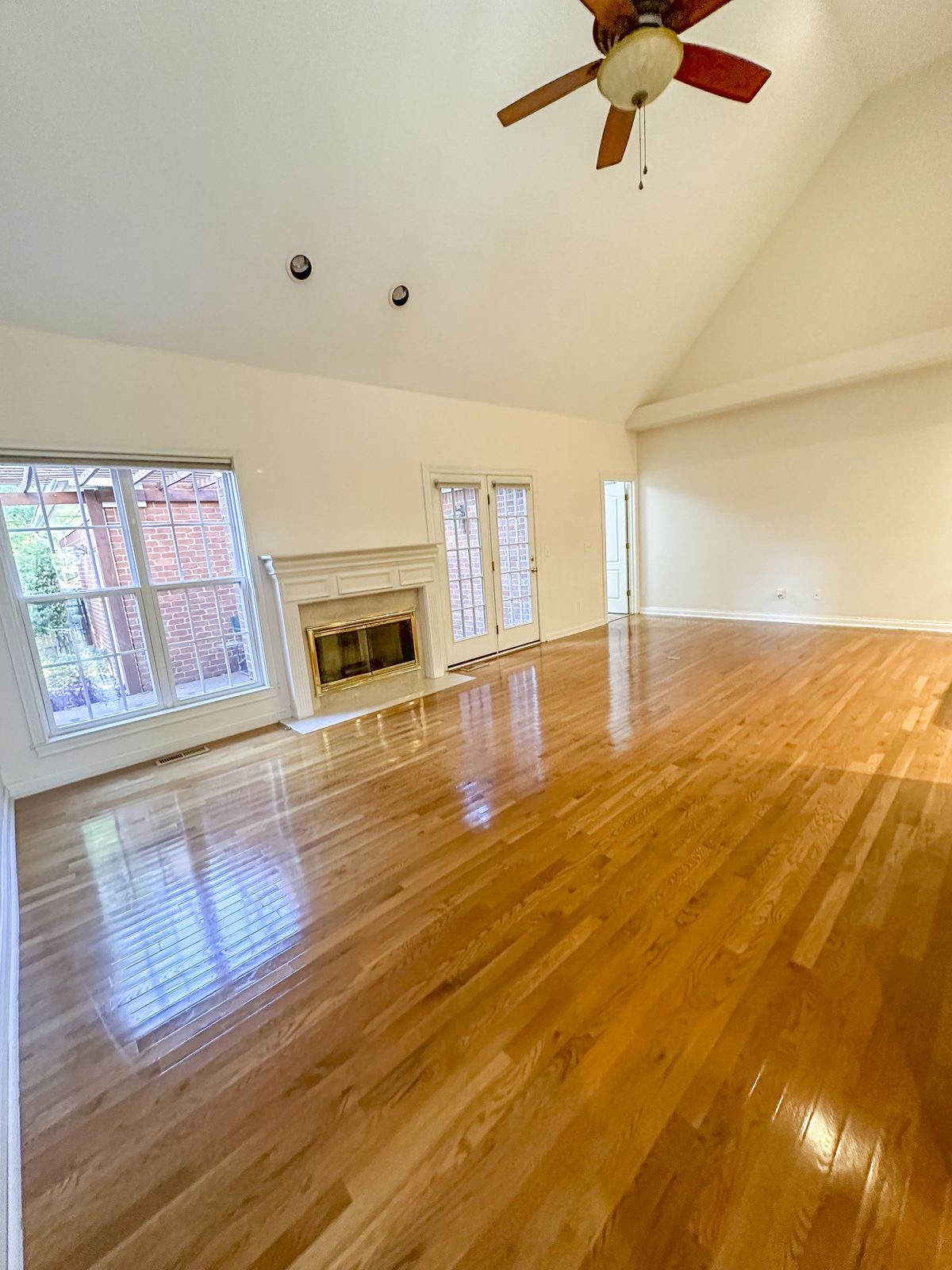 Floors that reflect the room